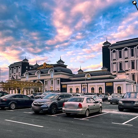 Goldeneye Hotel & Casino Svilengrad Buitenkant foto The station building